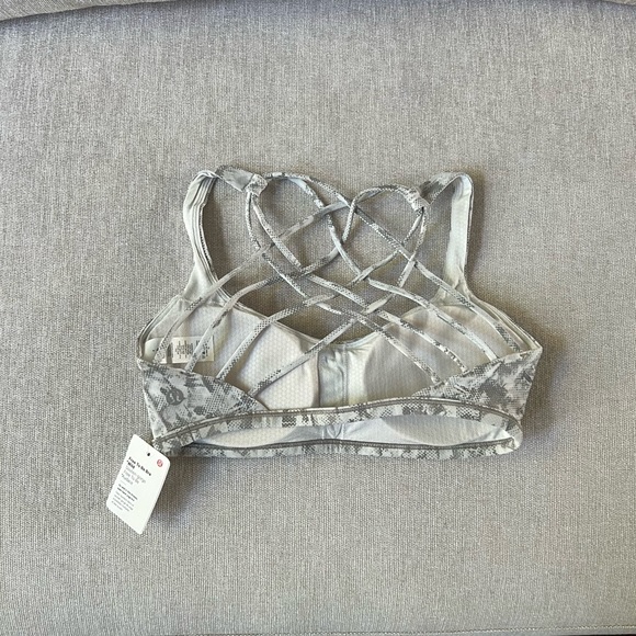 NWT Lululemon Free To Be Wild Sports Bra - Picture 4 of 4